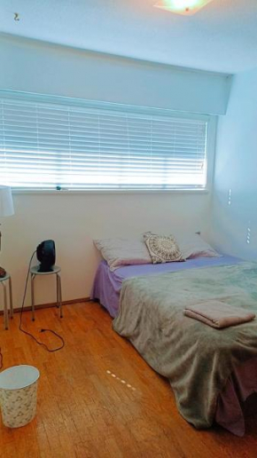 Great Location- Minutes walk to Guildford Town Centre! 2